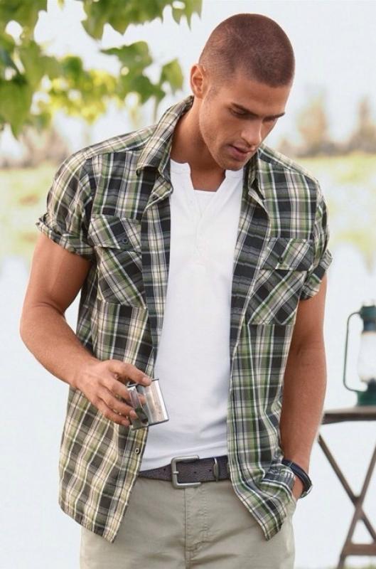Когда можно носить мужскую рубашку с коротким рукавом – несколько удачных сочетаний в одежде