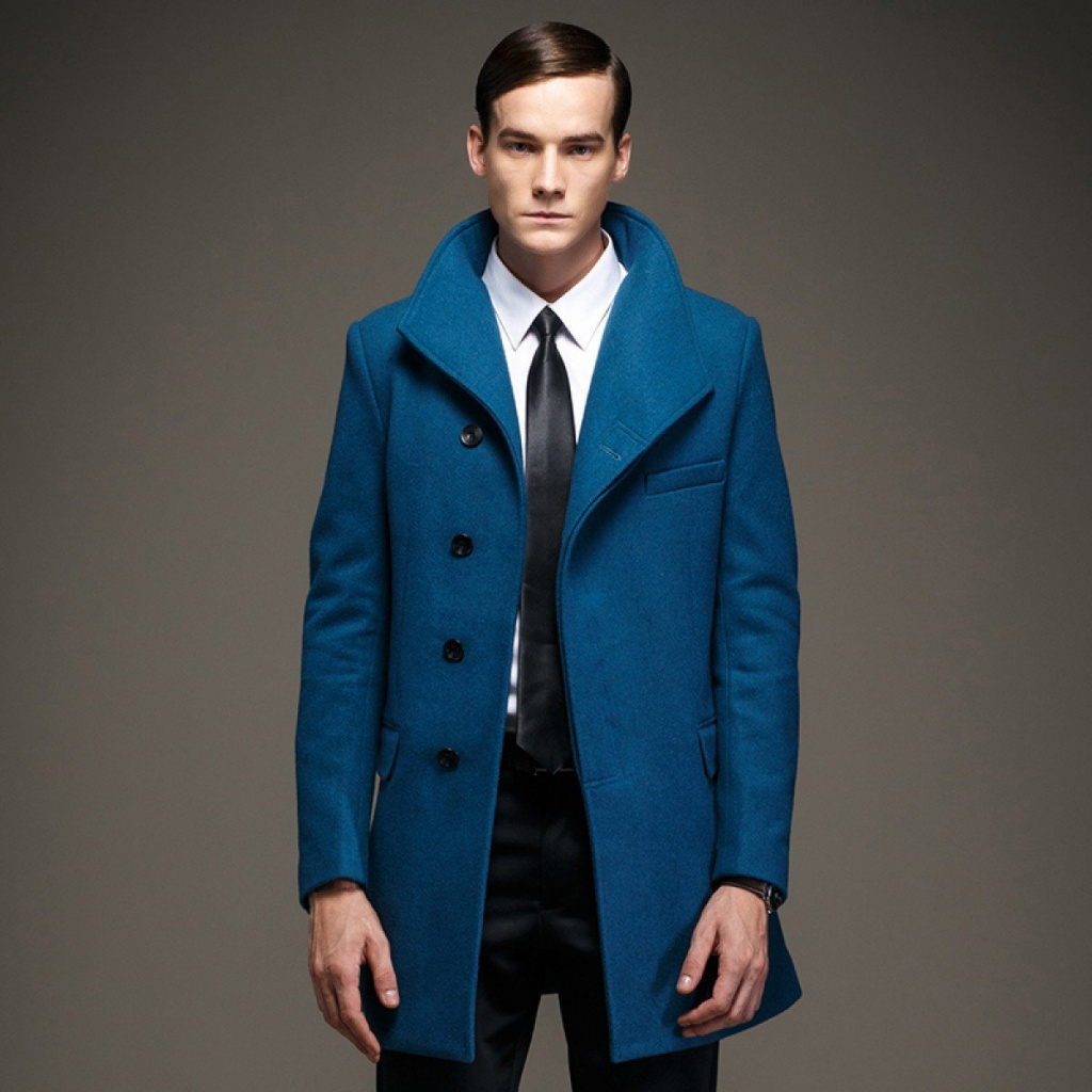 синее пальто